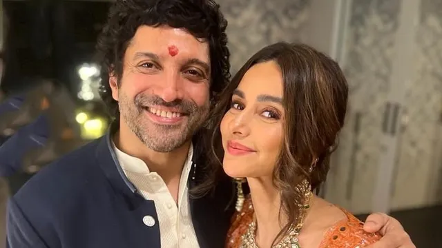 farhan-akhtar-wishes-wife-shibani-dandekar-in-unique-way-on-her-44th-birthday-priyanka-chopra-reacts